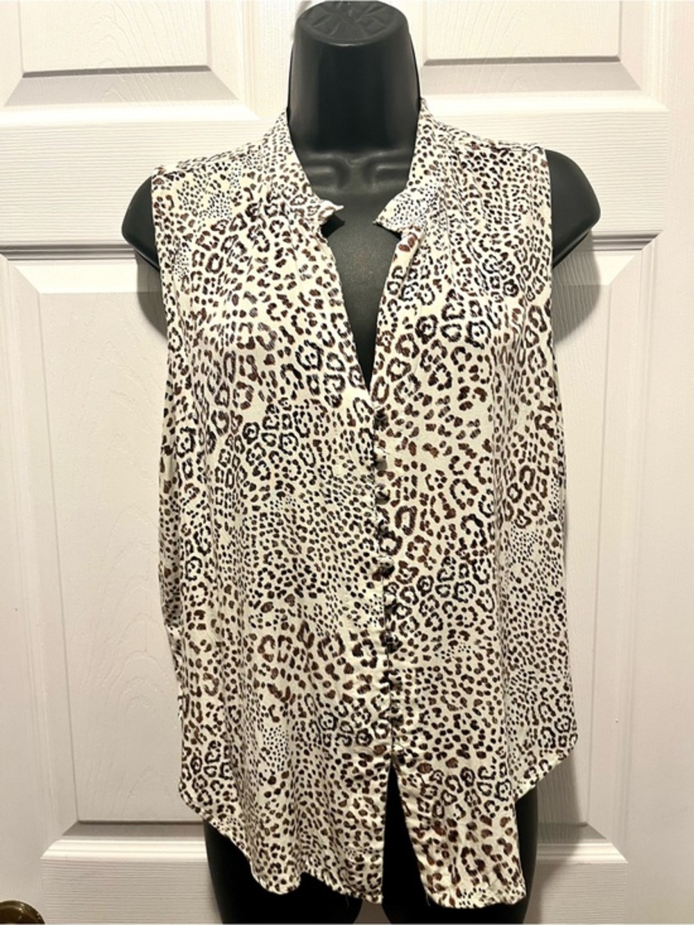 Velvet Heart Top Blouse Large Cheetah Animal Print Sleeveless Button Front